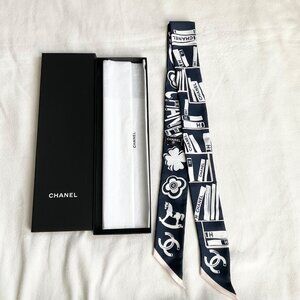 NWOT w/box CHANEL blue white silk scarf slim headband books logo Trojan